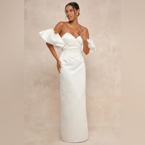 LULU’S PROFOUND LOVE SATIN PLEATED MAXI DRESS